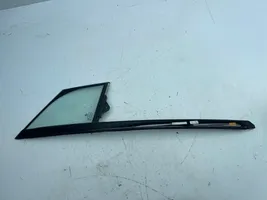 BMW i3 Mazā "A" tipa priekšējo durvju stikls (četrdurvju mašīnai) 