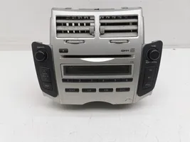 Toyota Yaris Radio/CD/DVD/GPS-pääyksikkö 861200D200