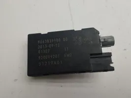 Citroen C4 II Picasso Amplificateur d'antenne 9663839980