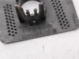 Tesla Model S Uchwyt przedniego czujnika parkowania PDC 105312700B