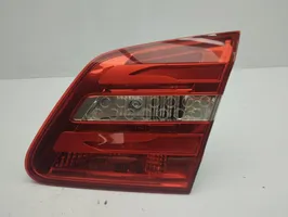 Mercedes-Benz B W246 W242 Lampy tylnej klapy bagażnika A2469066400