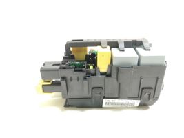 Citroen C4 II Picasso Module de fusibles 9806192580