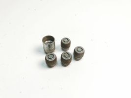 Mazda CX-7 Anti-theft wheel nuts and lock 