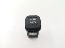 Mazda CX-5 Câble adaptateur AUX KD45669U0