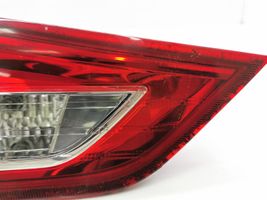 Toyota Auris E180 Lampy tylnej klapy bagażnika 02260