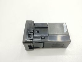 Toyota Auris E180 Câble adaptateur AUX 861900D030