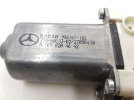 Mercedes-Benz B W245 Передний двигатель механизма для подъема окон A1698204642