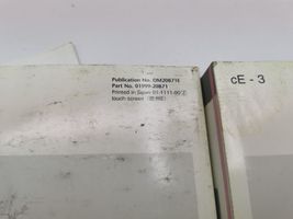 Toyota Avensis T270 Libro con el historial de mantenimiento del propietario 0199920B44