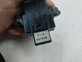 KIA Sportage Interruptores/botones de la columna de dirección P118491040