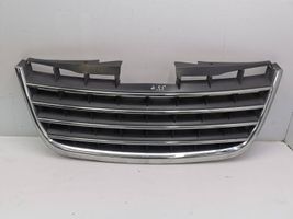 Chrysler Voyager Grille calandre supérieure de pare-chocs avant 05113127AA