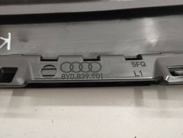 Audi A3 8Y Listwa / Uszczelka szyby drzwi tylnych 8Y0839901