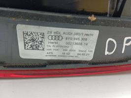 Audi A3 8Y Galinis žibintas dangtyje 8Y0945308