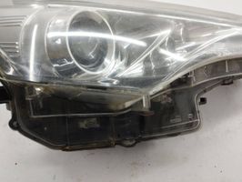 Toyota Avensis T270 Lampa przednia 9922681017