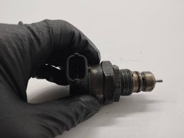 Volvo XC90 Fuel pressure regulator 0281002712