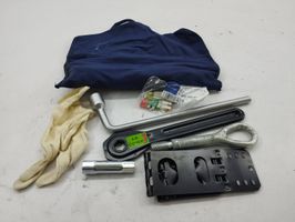 Mercedes-Benz B W245 Kit d’outils 