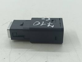 Citroen C5 Aircross USB socket connector 9824334377