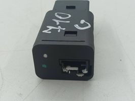 Citroen C5 Aircross Connettore plug in USB 9824334377