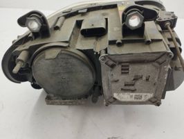 Maserati Quattroporte Lampa przednia 242221