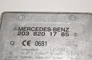 Mercedes-Benz C W203 Wzmacniacz anteny 2038201785