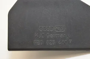 Audi A4 S4 B7 8E 8H Konepellin lukituksen salpahaka 8E0823480F