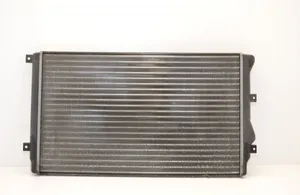 Volkswagen PASSAT B7 Radiateur de refroidissement 1K0121253BB