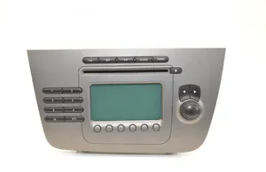 Seat Toledo III (5P) Panel / Radioodtwarzacz CD/DVD/GPS 5P1035152