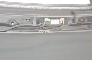 Audi TT TTS Mk2 Puerta del maletero/compartimento de carga 8J8035225H