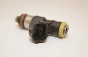 Volkswagen PASSAT B6 Injecteur de carburant 110R-000120