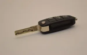 Audi Q7 4L Ignition key/card 033140103