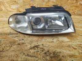 Audi A4 S4 B5 8D Lampa przednia 8D0941004AK