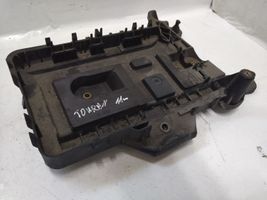 Volkswagen Touran II Boîte de batterie 1K0915333