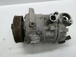 Volkswagen Touran II Compressore aria condizionata (A/C) (pompa) 1K0820808F