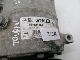 Volkswagen Touran II Compressore aria condizionata (A/C) (pompa) 1K0820808F