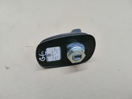 Volkswagen Golf VI GPS-pystyantenni 1K0035507L