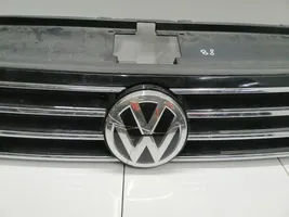 Volkswagen PASSAT B8 Etupuskurin ylempi jäähdytinsäleikkö 3C0853653