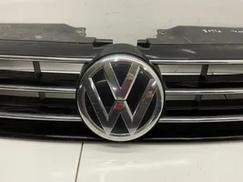 Volkswagen Jetta VI Grotelės viršutinės 5C6853651AJ