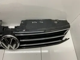 Volkswagen Jetta VI Grille calandre supérieure de pare-chocs avant 5C6853651AJ