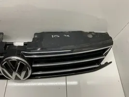 Volkswagen Jetta VI Maskownica / Grill / Atrapa górna chłodnicy 5C6853651AJ