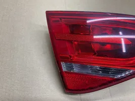 Audi A3 S3 8P Lampy tylnej klapy bagażnika 8P0945093