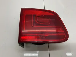 Volkswagen Tiguan Задний фонарь в крышке 5N0945093H