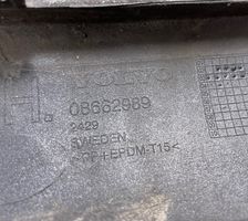 Volvo C30 Etupuskurin jakajan koristelista 08662989