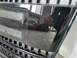 Audi Q7 4L Maskownica / Grill / Atrapa górna chłodnicy 