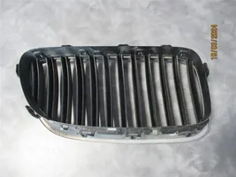 BMW 5 F10 F11 Front bumper upper radiator grill 51137200727