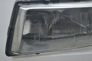 Audi V8 Lampa przednia 1305235129