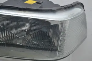 Audi V8 Lampa przednia 1305235129