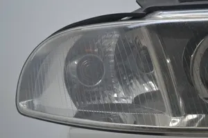 Audi A4 S4 B5 8D Lampa przednia 8D0941004AN