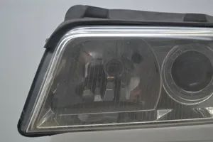 Audi A4 S4 B5 8D Lampa przednia 8D0941003A