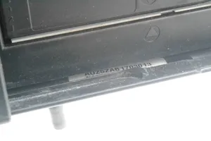 Audi A4 S4 B5 8D Zmieniarka płyt CD/DVD AUZ5ZAB1703013