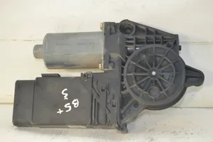 Volkswagen PASSAT B5 Передний двигатель механизма для подъема окон 0130821695