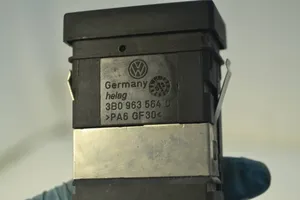 Volkswagen PASSAT B5 Przełączniki podgrzewania foteli 3B0963564C